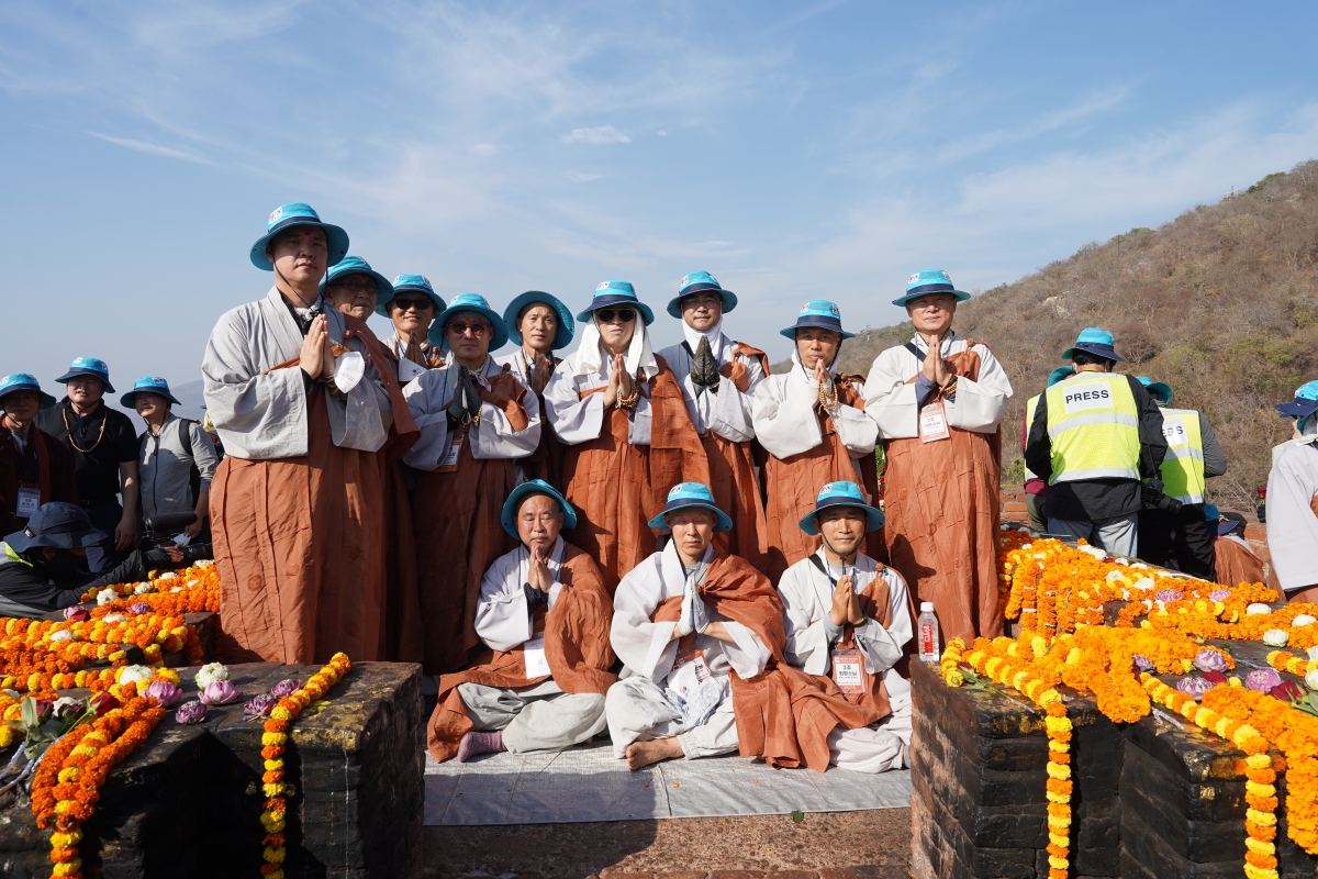 [인도순례] 20230225_순례 및 영축산 (9)